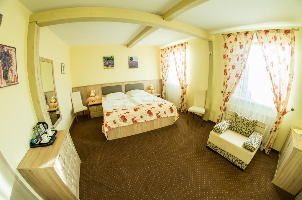 Sloneczny Port Bed and Breakfast Mikołajki Buitenkant foto