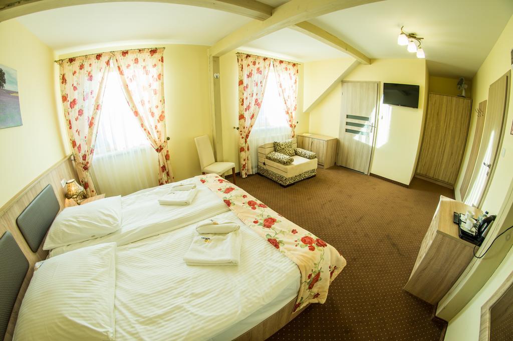 Sloneczny Port Bed and Breakfast Mikołajki Buitenkant foto