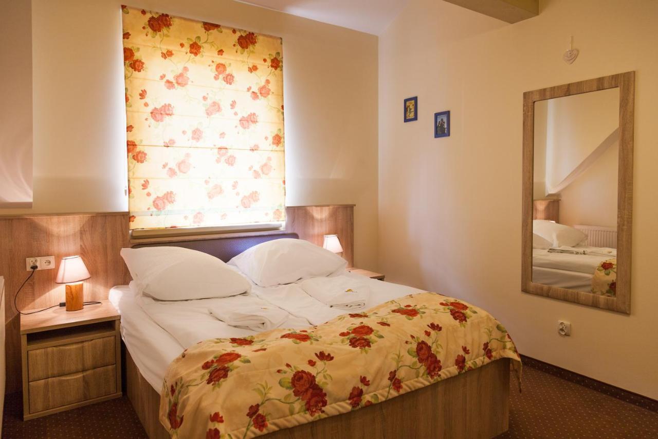 Sloneczny Port Bed and Breakfast Mikołajki Buitenkant foto